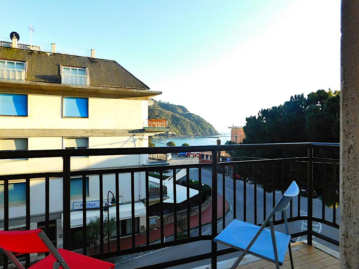 Aloha House!!! Lägenhet Levanto Exteriör bild